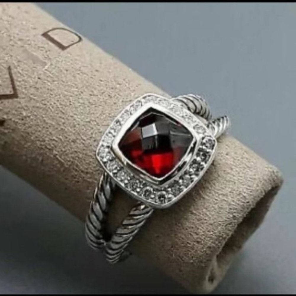 Garnet Petite Albion Ring SZ 7